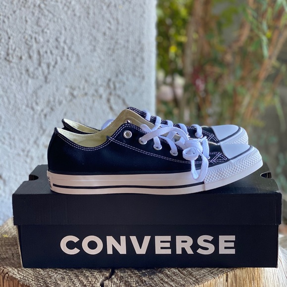 Chuck Taylor All Star UNISEX LOW TOP SHOE - Picture 3 of 4